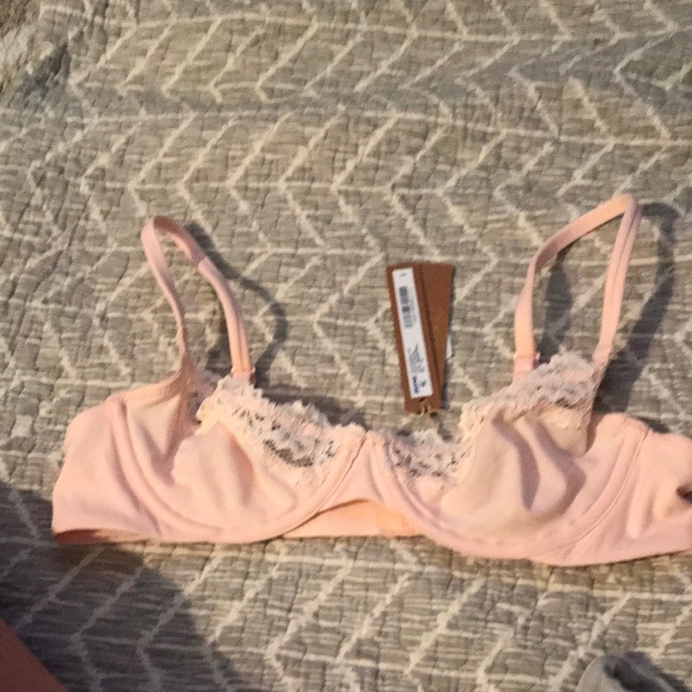 Light Pink Lace-Trim Underwire Bra fits everybody Demi bra